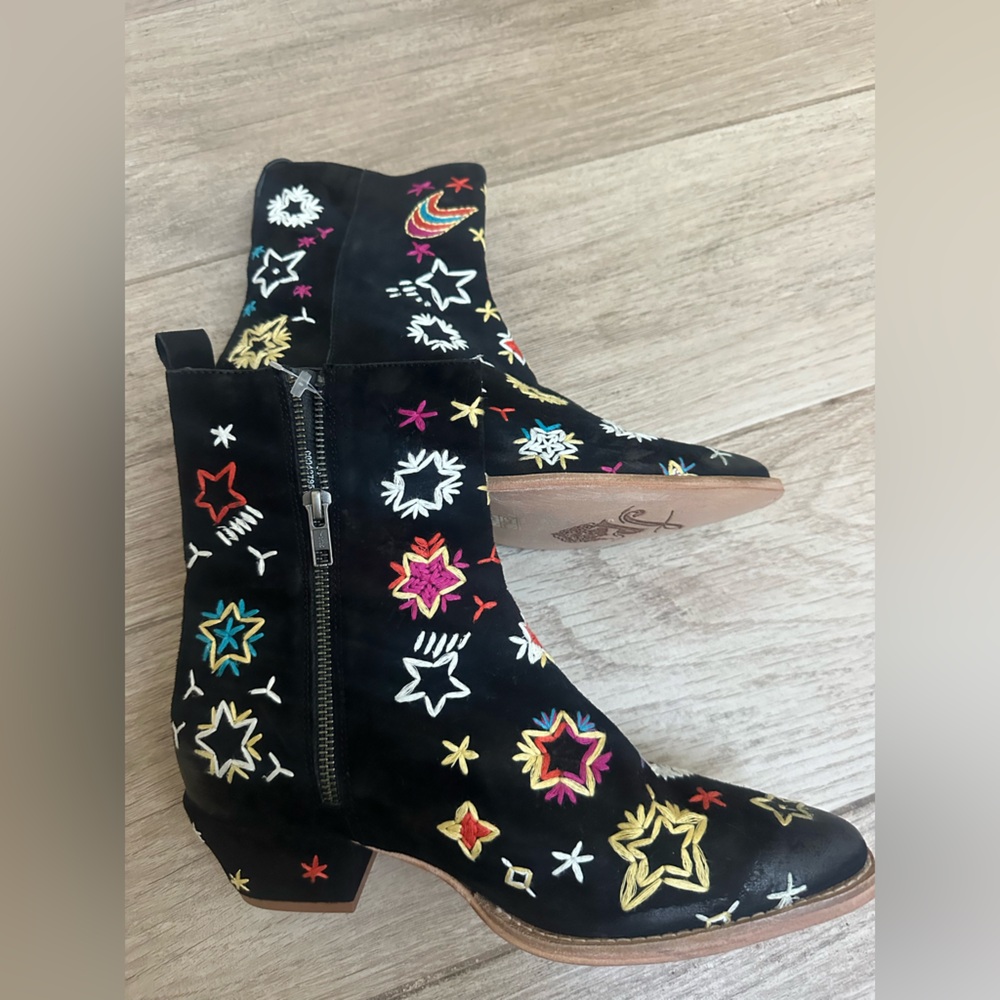 NWT Free People Embroidered Black Ankle Boots - Picture 1 of 9